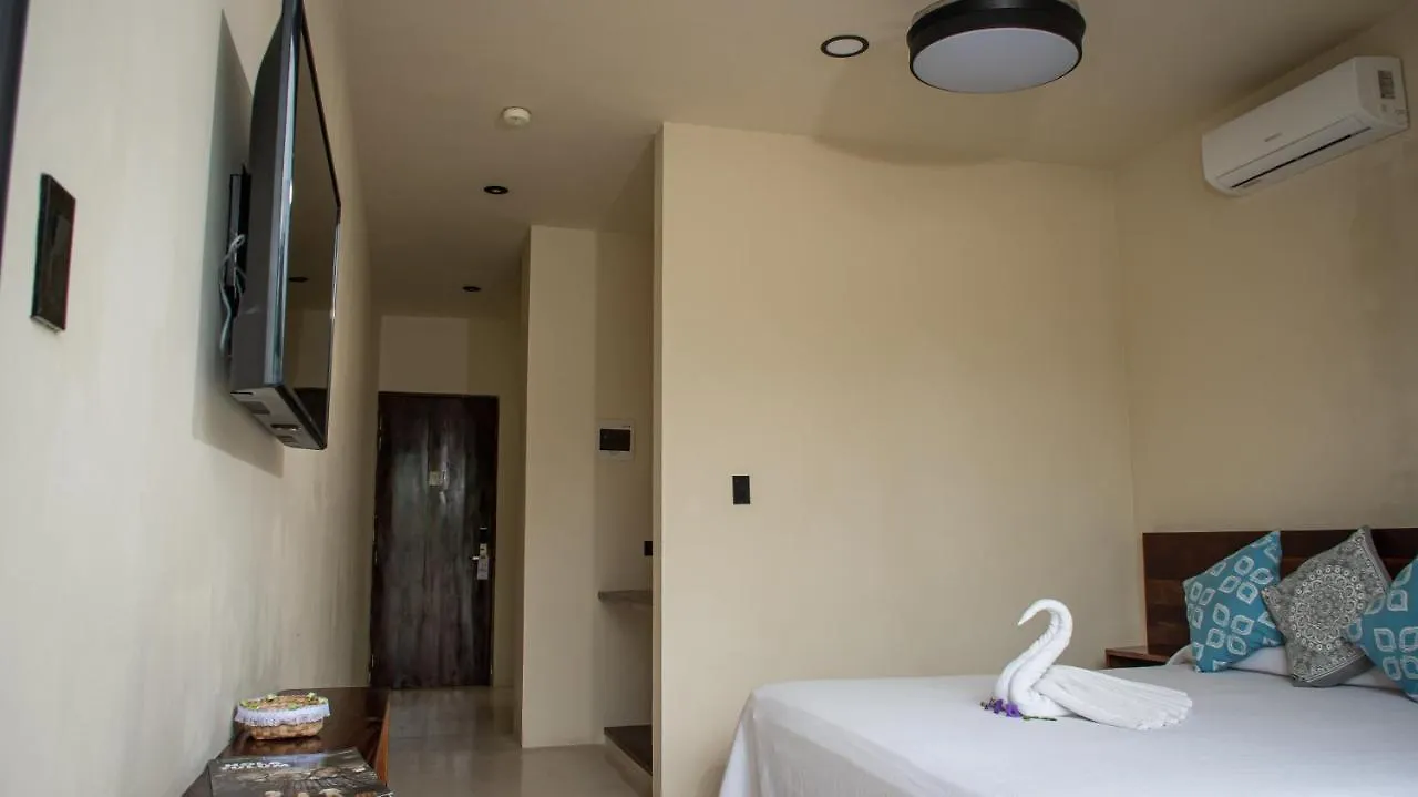 Moonshine Tulum Hotel & Hostel
