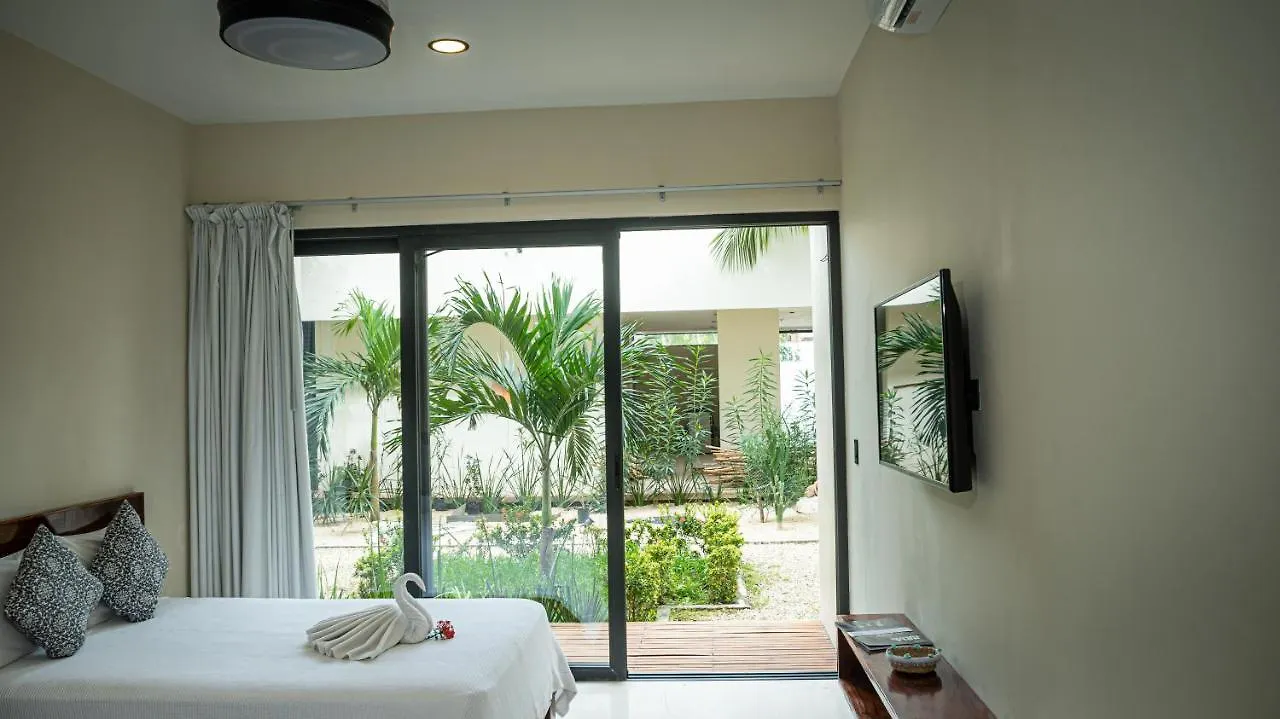 Moonshine Tulum Hotel & Hostel